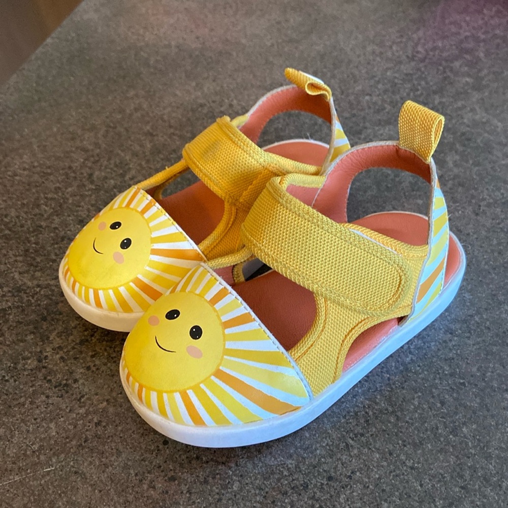 Ikiki toddler sandals